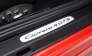 Porsche 911 Carrera 4 GTS (991.2) 32