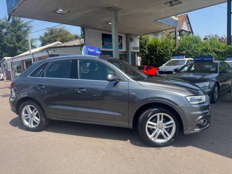 Audi Q3 2.0 TDI S line S Tronic quattro Euro 5 (s/s) 5dr 8