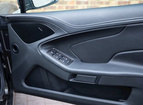 Aston Martin Vanquish S 20