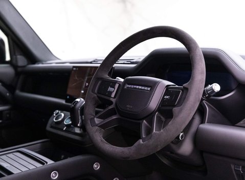 Land Rover Defender V8 5