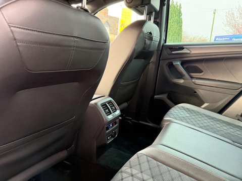 Volkswagen Tiguan 1.5 TSI R-Line DSG Euro 6 (s/s) 5dr 39