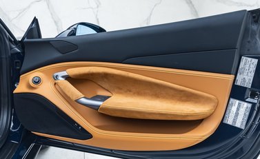 Ferrari F8 SPIDER 29