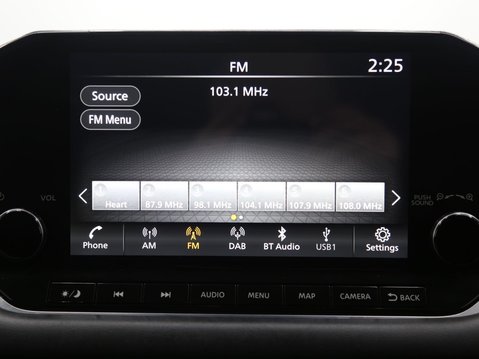 Nissan Qashqai 1.3 DIG-T MHEV N-Connecta Euro 6 (s/s) 5dr 15