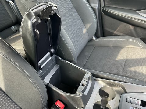 Nissan Qashqai DIG-T ACENTA PREMIUM MHEV 28