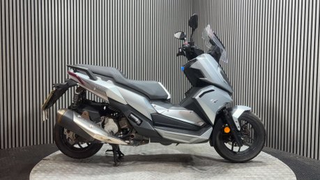 Lexmoto Nexus 2023 17K 1 ONWER LARGE SPORT MAXI SCOOTER 125CC 1