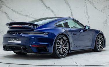 Porsche 911 Turbo (992) 6