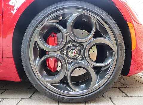 Alfa Romeo 4C Launch Edition 11