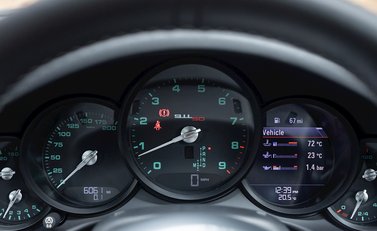 Porsche 911 (991) 50th Anniversary Edition 16