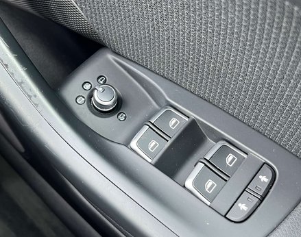 Audi Q3 1.4 Q3 S Line Edition TFSI Semi-Auto 5dr 65