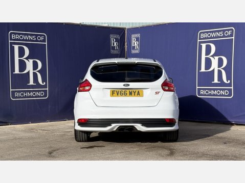 Ford Focus 2.0T EcoBoost ST-2 Hatchback 5dr Petrol Manual Euro 6 (s/s) (250 ps) 5