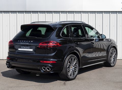 Porsche Cayenne Turbo 7
