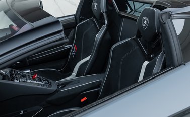 Lamborghini Aventador SVJ LP 770-4 ROADSTER 39