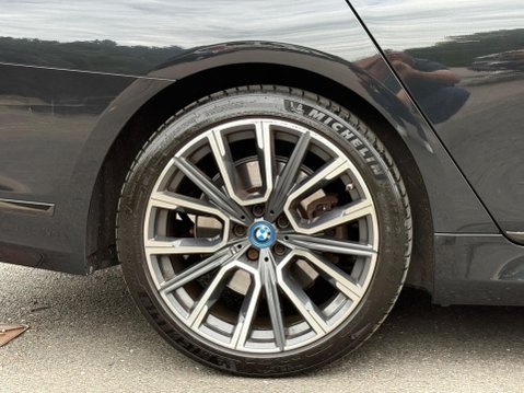 BMW 7 Series 3.0 745Le 12kWh M Sport Auto xDrive Euro 6 (s/s) 4dr 48