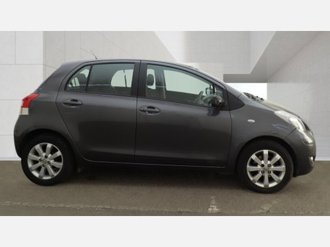 Toyota Yaris T SPIRIT MM VVT-I 7