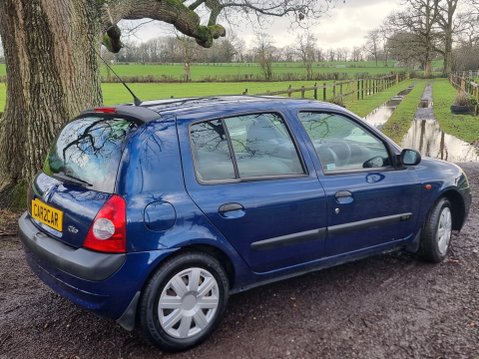 Renault Clio EXPRESSION 16V 4