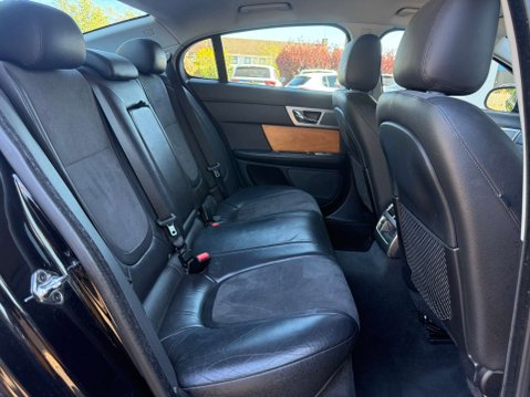 Jaguar XF 2.2d SE Saloon 4dr Diesel Auto Euro 5 (s/s) (190 ps) 92