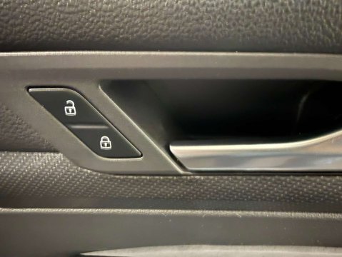 Volkswagen Golf 1.5 Golf R-Line eTSI Semi-Auto 5dr 15