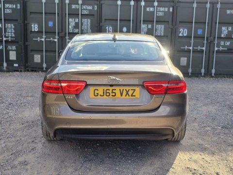2015 Jaguar XE thumbnail 10