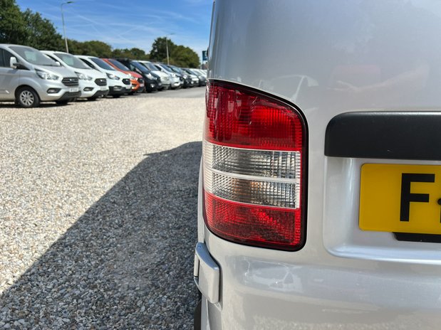 Volkswagen Transporter Crew Cab AUTO SWB L1H1 Low Roof T32 Highline Air Con NO VAT 22