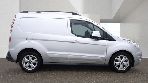Ford Transit Connect AUTO SWB L1H1 Low Roof Limited Air Con Alloys Sensors EURO 6 NO VAT 3