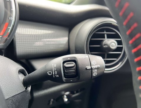 Mini Hatch 1.5 Cooper Sport 3dr 25