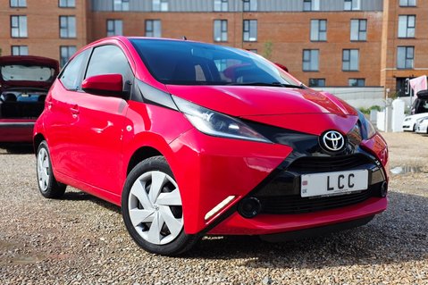 Toyota Aygo 1.0 VVT-I X-PLAY FULL SERVICE HISTORY! 9 SERVICES! BLUETOOTH! 8