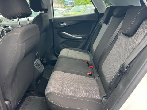 Vauxhall Grandland X 1.2 Turbo SE Euro 6 (s/s) 5dr 27