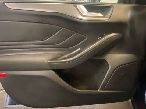 Ford Focus 1.0 Focus Titanium 5dr 36