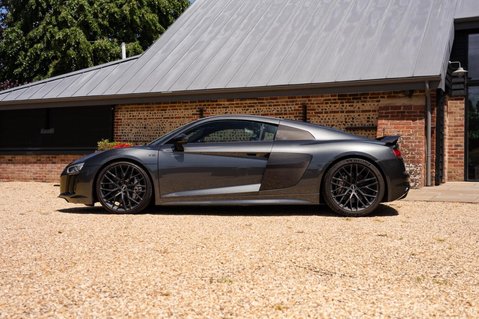 Audi R8 5.2 FSI V10 Plus S Tronic quattro Euro 6 (s/s) 2dr 9
