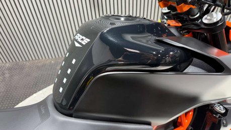 KTM 390 DUKE 2018 ONLY 11K GREAT LOOKING A2 READY ENDURO BIKE 390CC 37