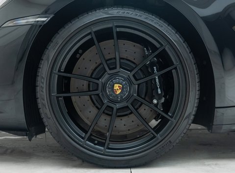 Porsche 911 Targa 4 GTS (992) 32