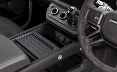 Land Rover Defender 90 V8 21