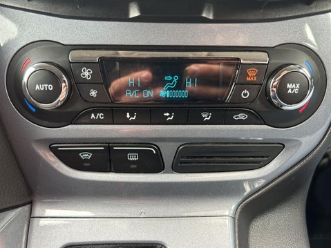 Ford Focus 1.6 Titanium Navigator Powershift Euro 5 5dr 41