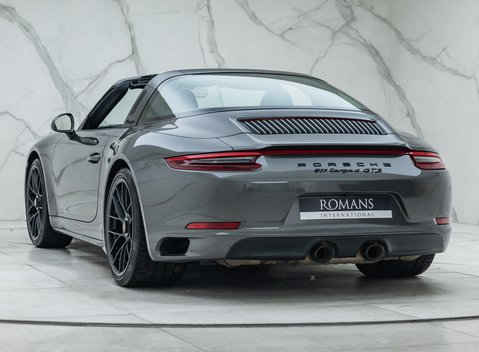 Porsche 911 Targa 4 GTS (991.2) 8