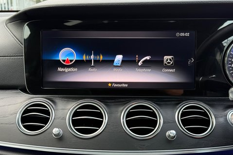 Mercedes-Benz E Class E 220 D AMG LINE PREMIUM - 2 OWNERS - 8 MERCEDES SERVICES - PAN ROOF 52