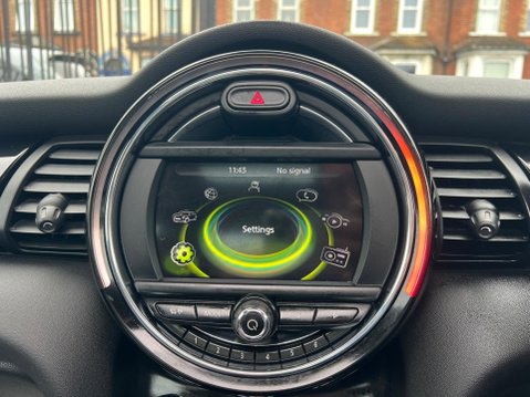 Mini Hatch 1.5 Cooper Auto Euro 6 (s/s) 3dr 33