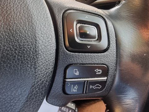 Lexus Is 300H PREMIER 49