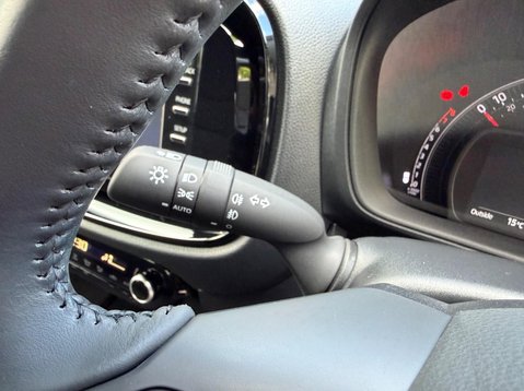 Toyota Aygo X VVT-I EDGE 70