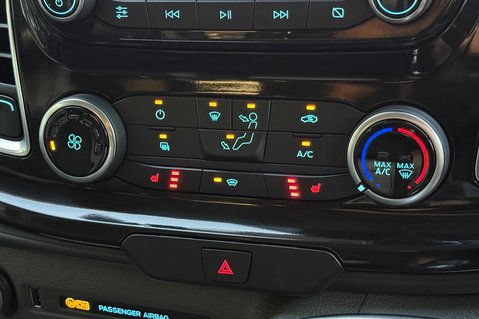 Ford Transit Custom 280 LIMITED ECOBLUE - NO VAT - 1 OWNER—FULL SERVICE HISTORY -APPLE CARPLAY  30