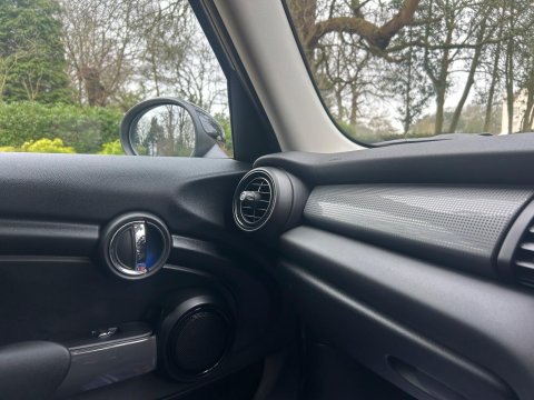 Mini Hatch 1.5 Cooper Classic Steptronic Euro 6 (s/s) 5dr 14