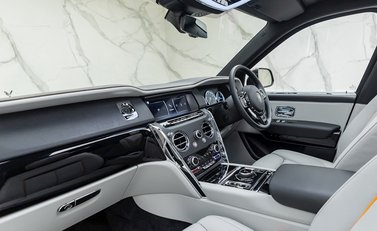 Rolls-Royce Cullinan 17