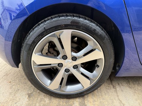Peugeot 308 1.2 308 Tech Edition PureTech S/S 5dr 32