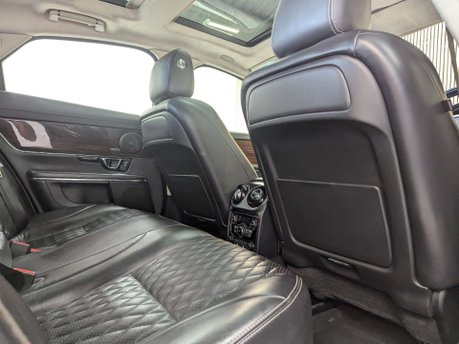 Jaguar XJ 3.0 XJ Portfolio V6 D Auto 4dr 45