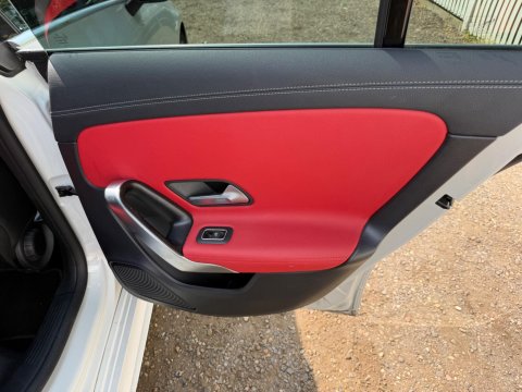 Mercedes-Benz CLA Class CLA 180 AMG LINE PREMIUM PLUS 32