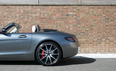 Mercedes-Benz SLS GT Roadster 23