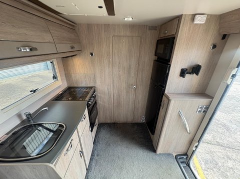 Auto-Sleepers Burford Duo 15