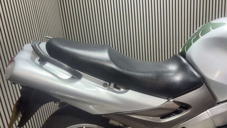Kawasaki ZZR 2003 ONLY 24K TOURER PROJECT BIKE SPARES OR REPAIR 1200CC 24