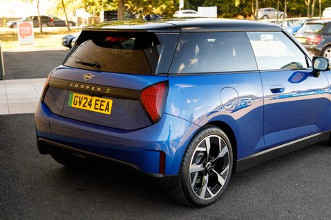 Mini Hatch SE EXCLUSIVE 9