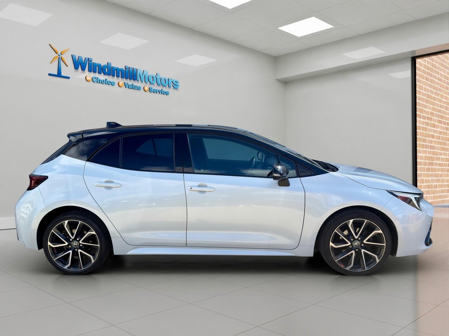 2023 Toyota Corolla — image 3