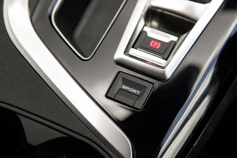 Peugeot 5008 PURETECH S/S ALLURE 32